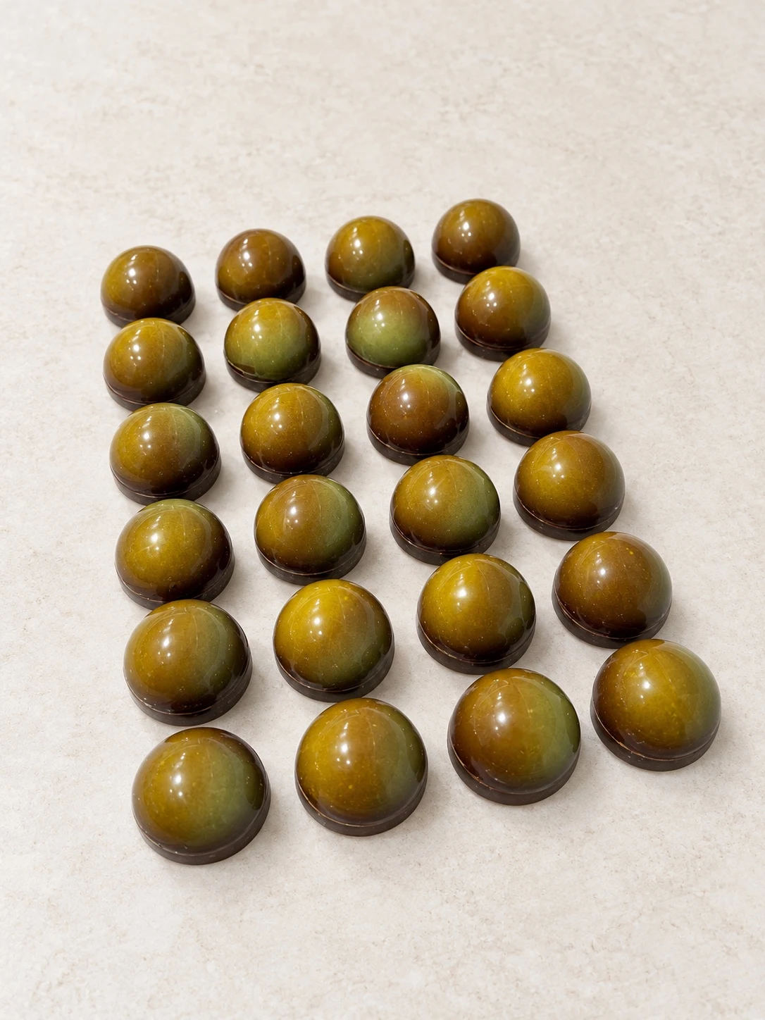 Bonbons moulés — décors colorés — Sébastien Cantrelle